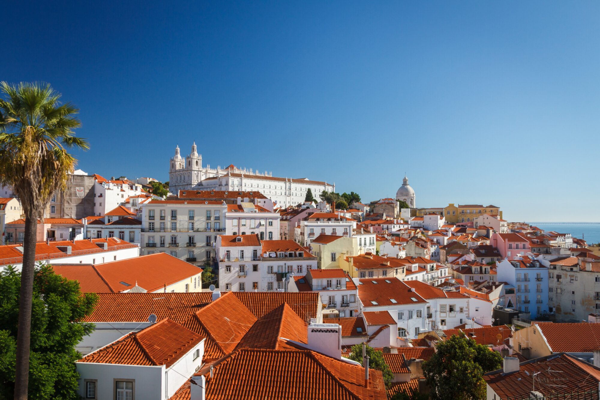 4 Days in Lisbon Travel Guide - Complete Itinerary Notion Planner